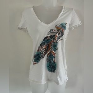 American Eagle Vintage V-Neck Tee Shirt with Feather Print Size M